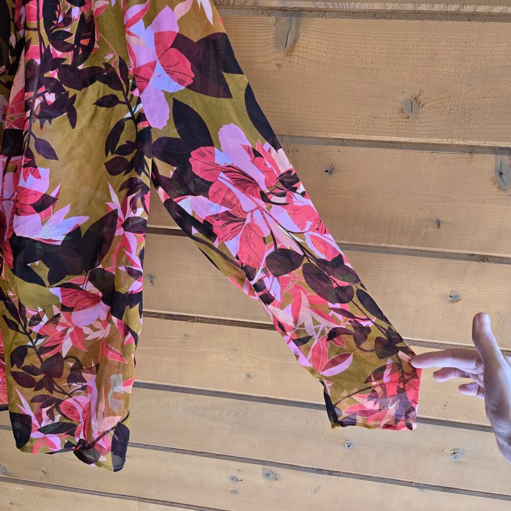 Cabi Mia Blouse Top Shirt 4257 Fall Tropical NWT Medium Flowy Vneck Flowers Boho - Picture 5 of 5
